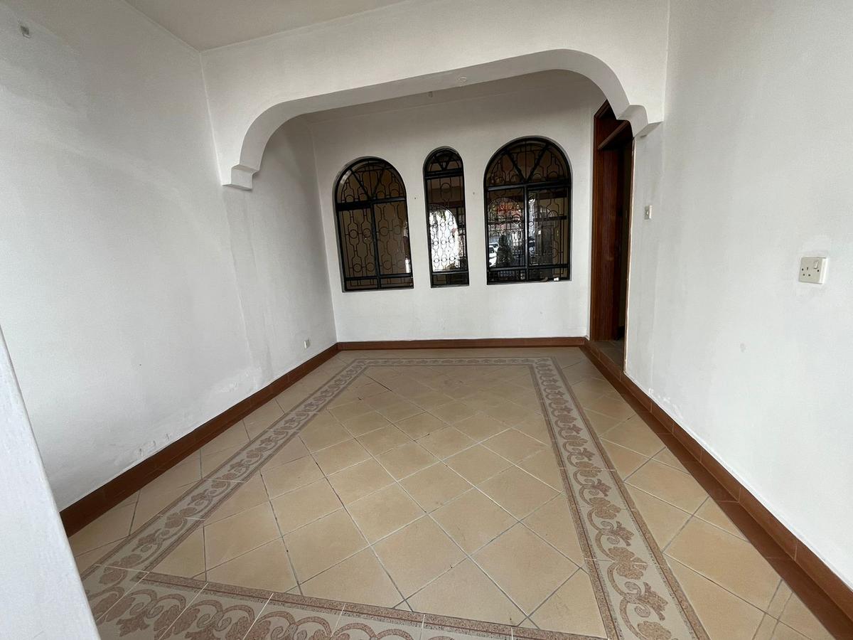 5 Bed Townhouse with En Suite at Westlands - 2