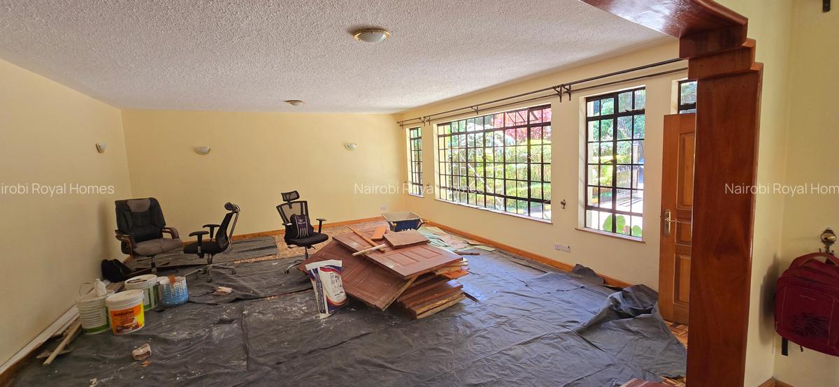 4 Bed Townhouse with En Suite at Close To Breburn School - 10