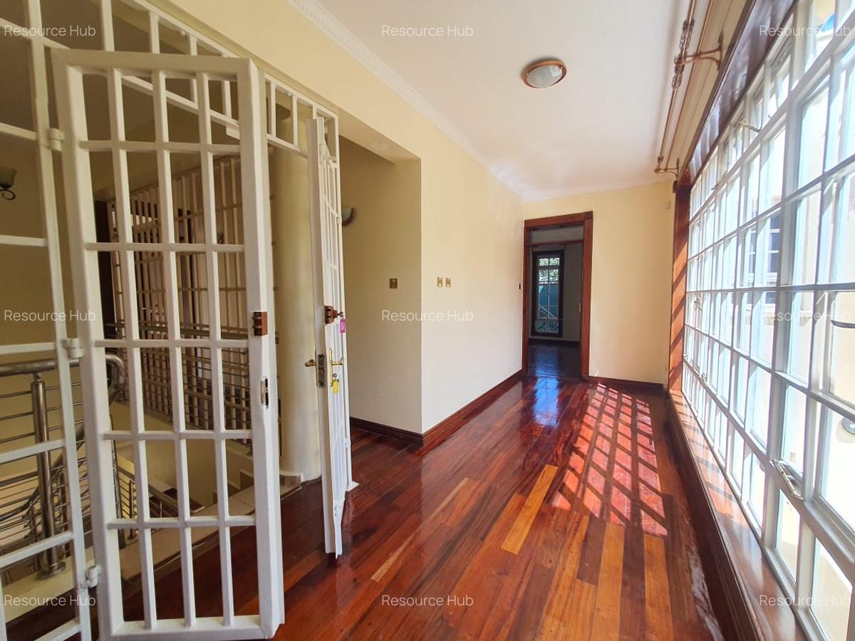 5 Bed House with En Suite at Kyuna - 6