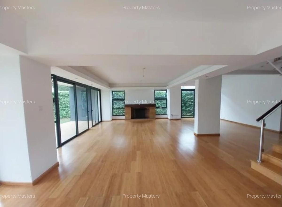 4 Bed House with En Suite at Garden Estate - 6