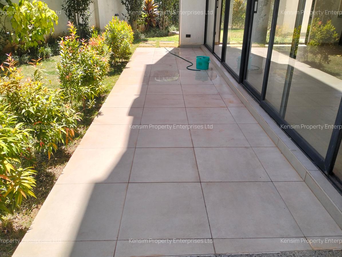 4 Bed Townhouse with En Suite in Lavington - 6