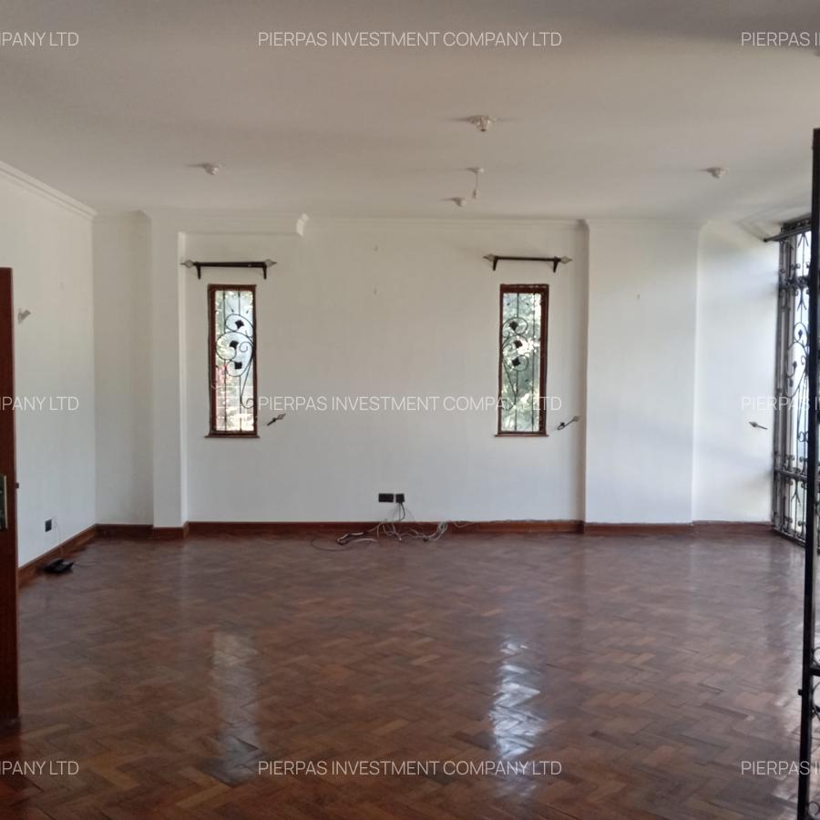 5 Bed Townhouse with En Suite in Lavington - 11