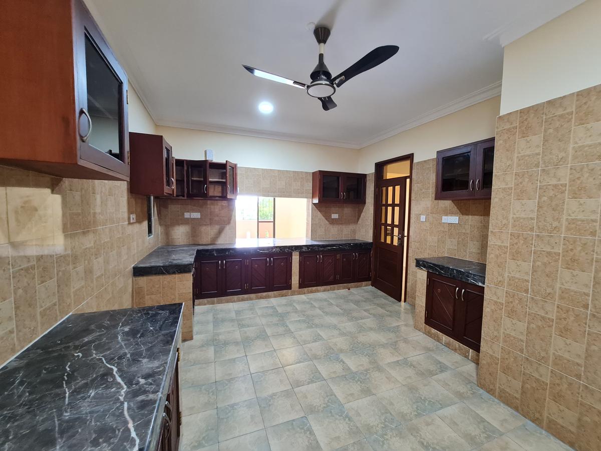 3 Bed Apartment with En Suite in Nyali Area - 6