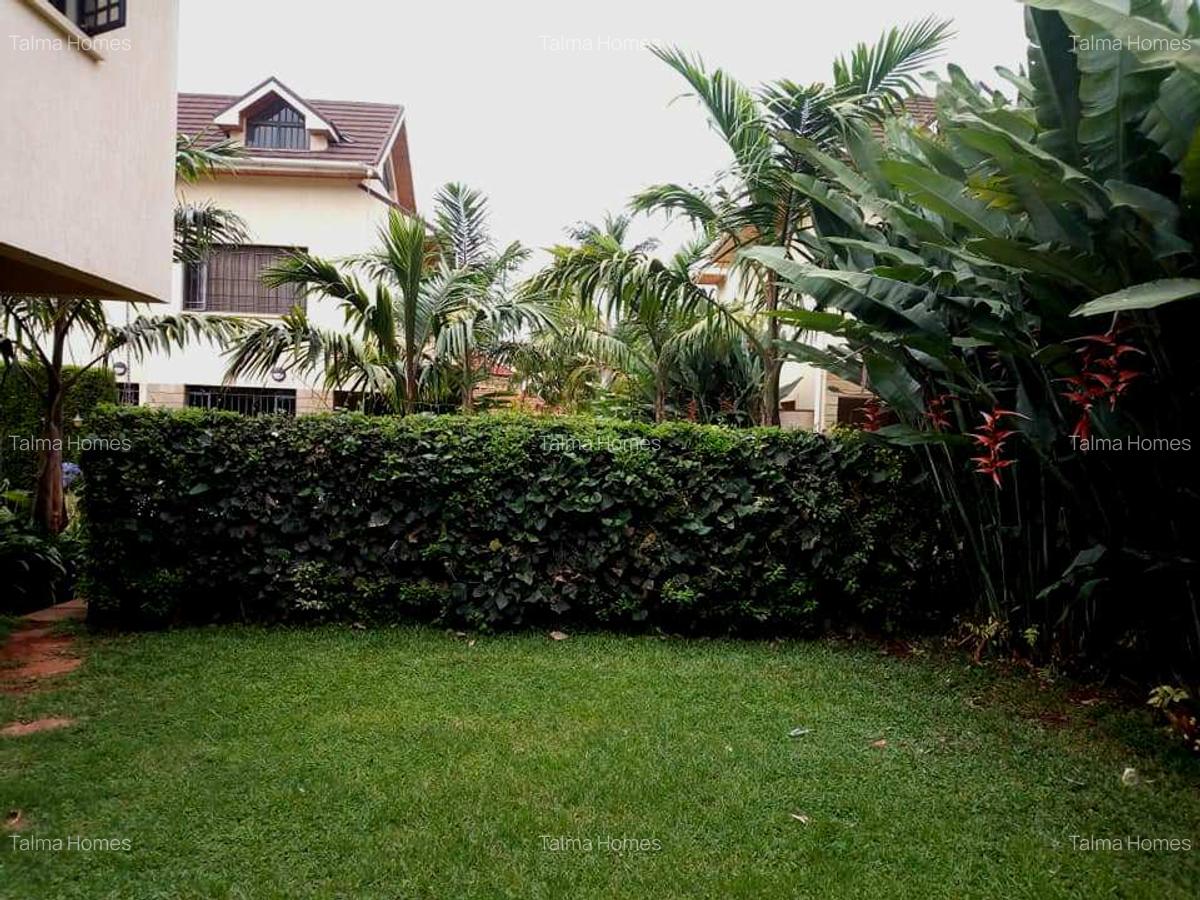 5 Bed Townhouse with En Suite at Off Convent Drive - 13