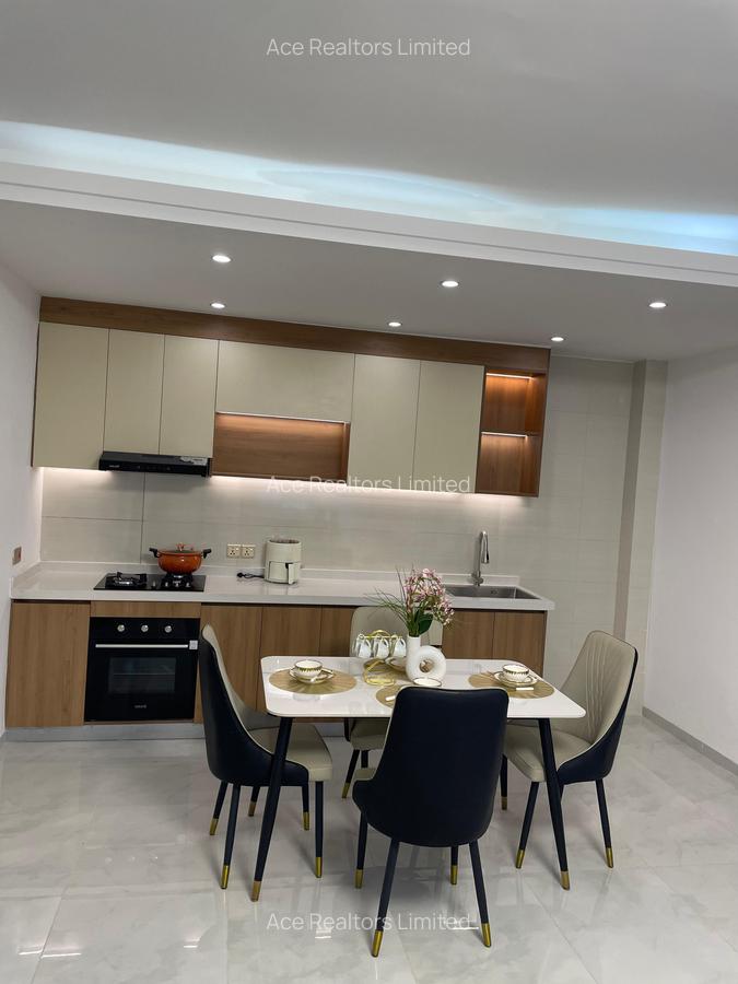4 Bed Apartment with En Suite at Near Royal Golf Club - 4