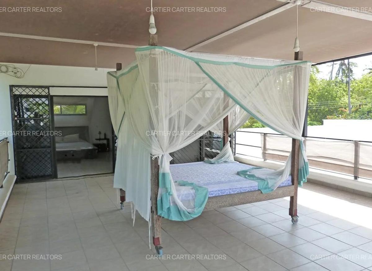 4 Bed Villa with En Suite in Watamu - 2