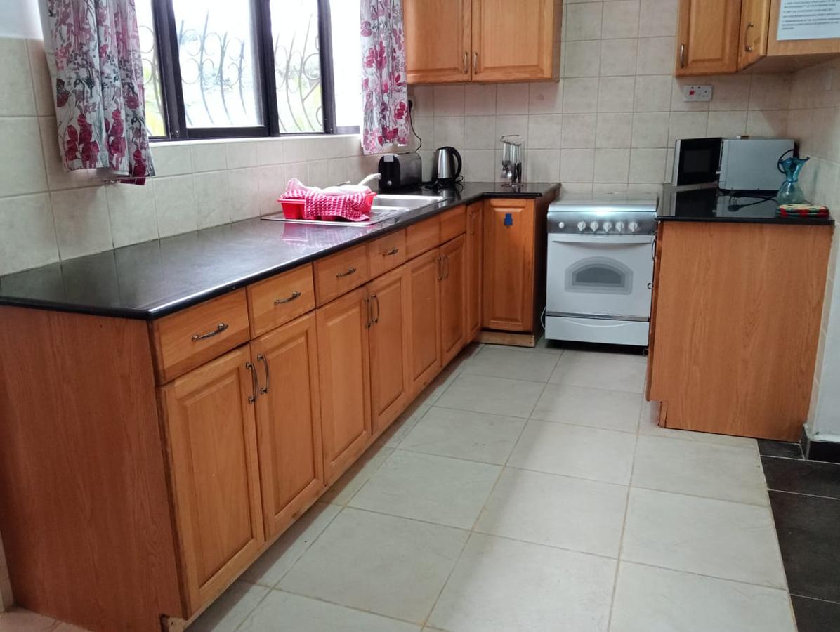 Furnished 2 Bed Apartment with Gym in Runda - 15