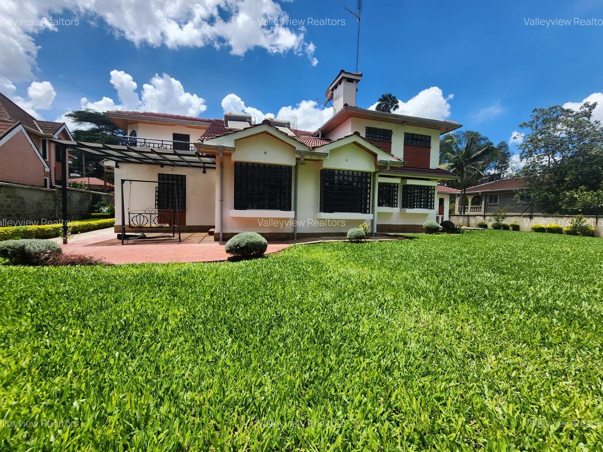 4 Bed Townhouse with En Suite at Lavington - 1