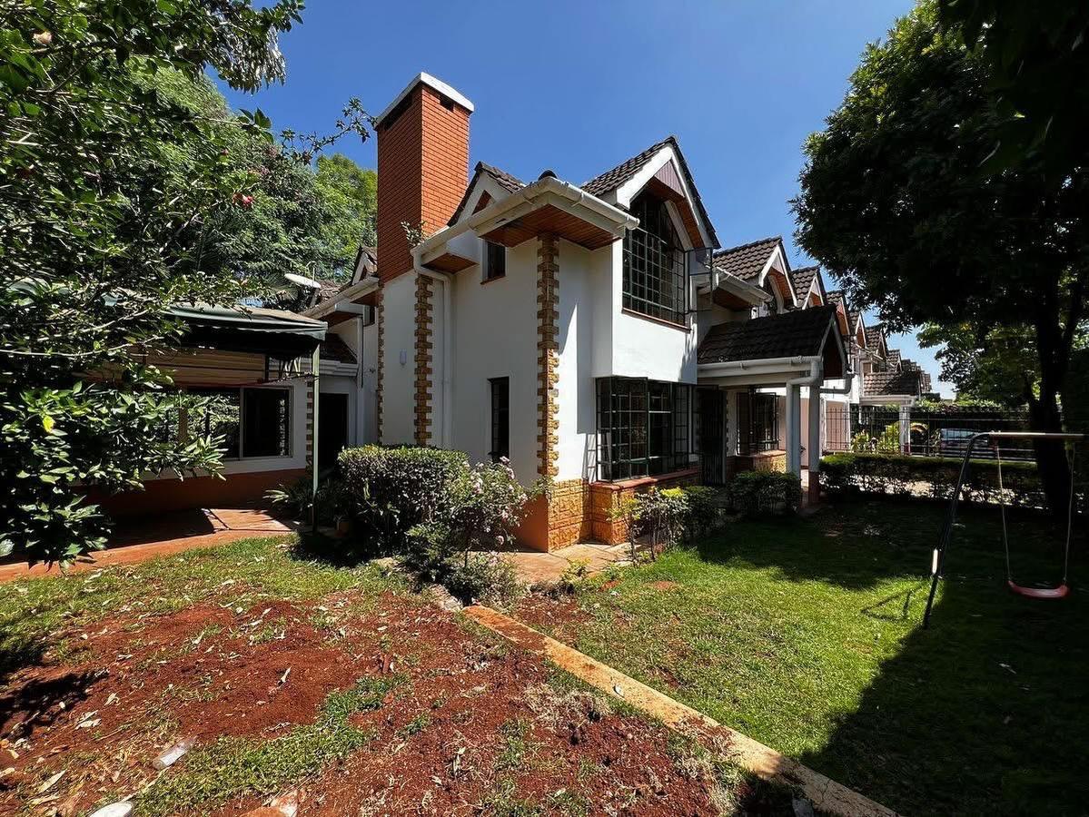 5 bed townhouse with en suite in lavington