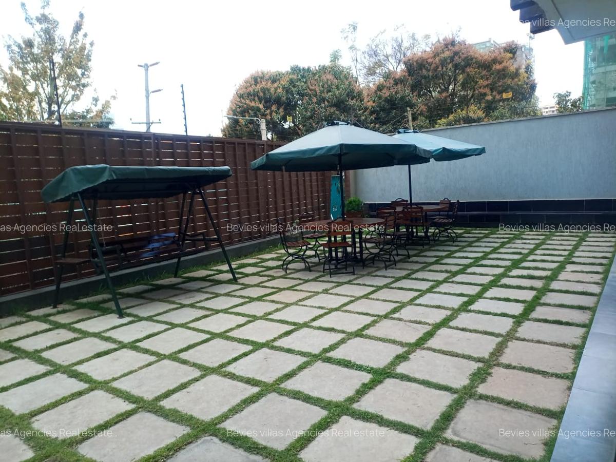 3 Bed Apartment with En Suite at Parklands - 4