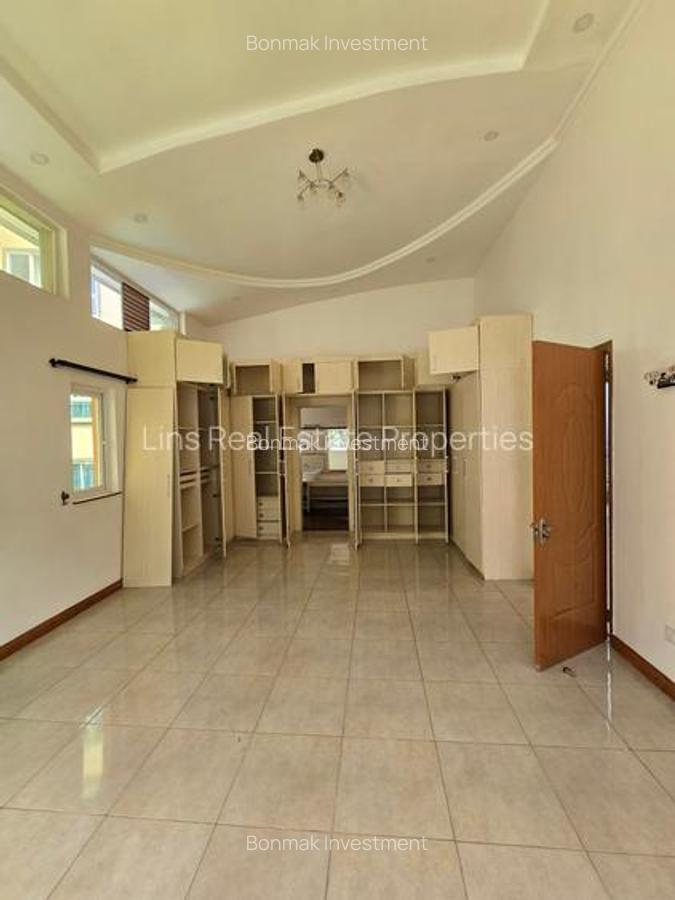 4 Bed Townhouse with En Suite at Riverside Drive. - 13