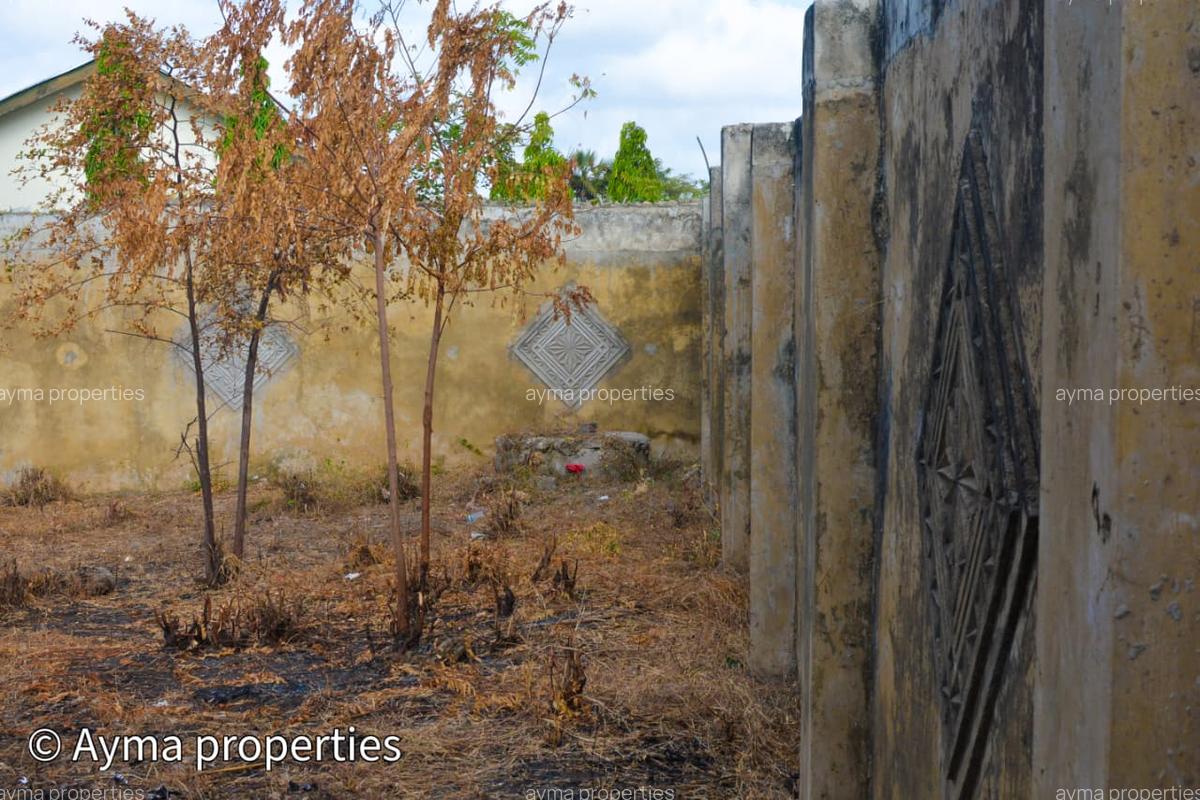 1,012 m² Land at Palm Beach Road - 7