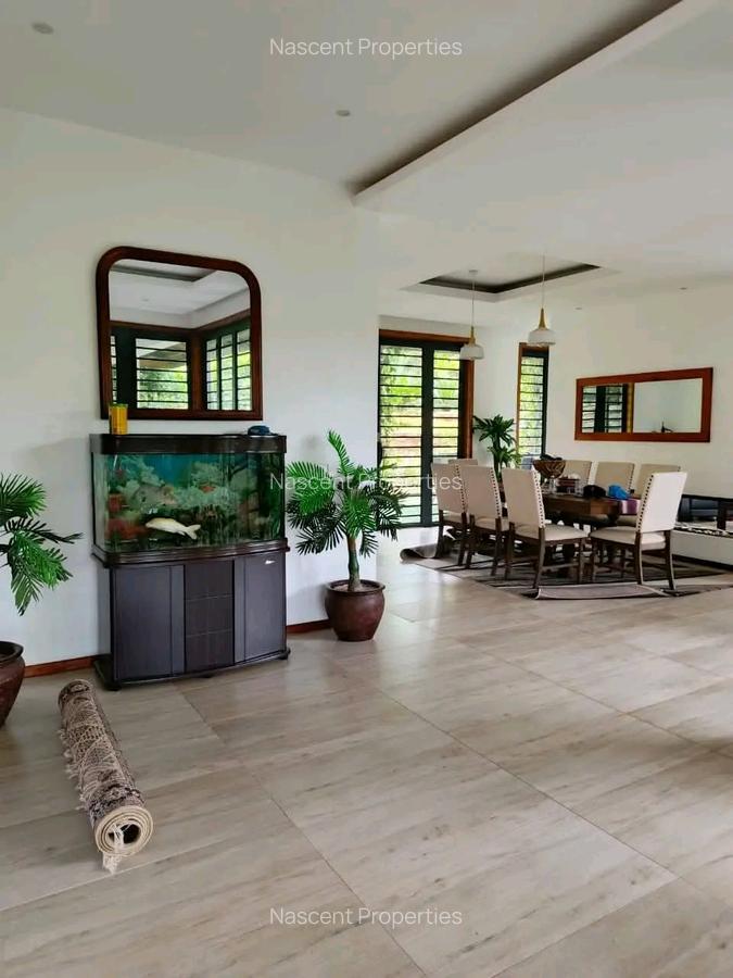 4 Bed House with En Suite in Rosslyn - 4