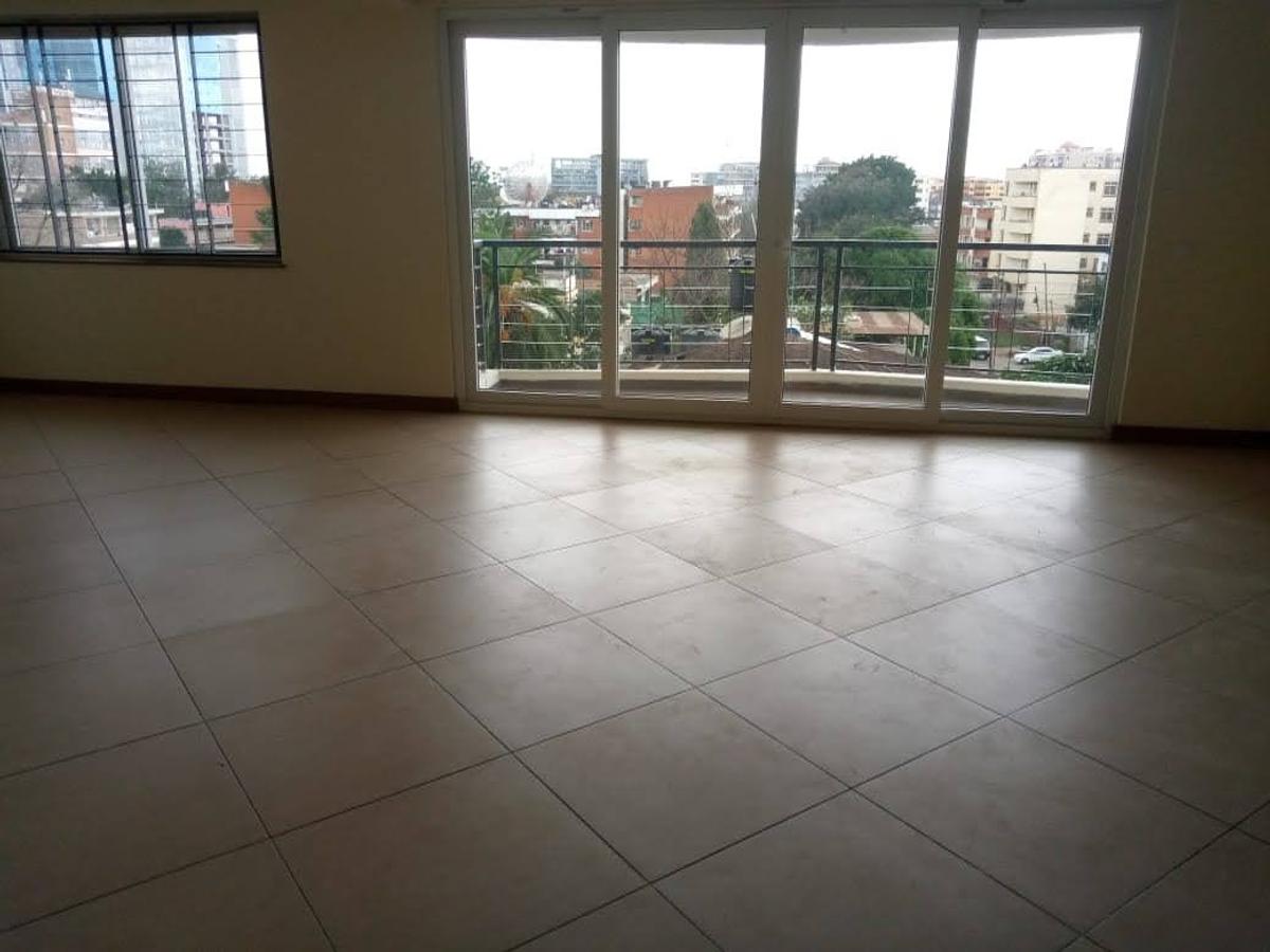 4 Bed Apartment with En Suite at 3Nd Parklands - 1