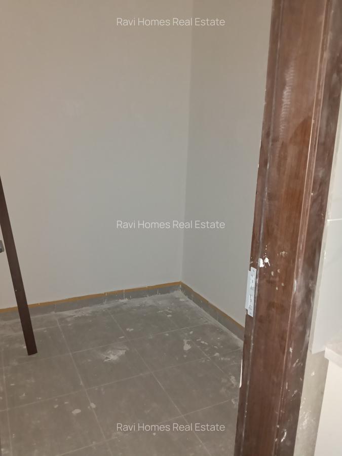 3 Bed Apartment with En Suite at Sports Road - 8