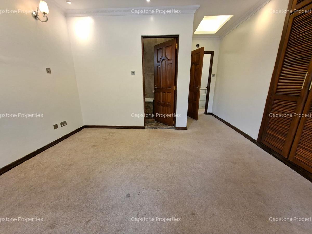 4 Bed House with En Suite in Runda - 12