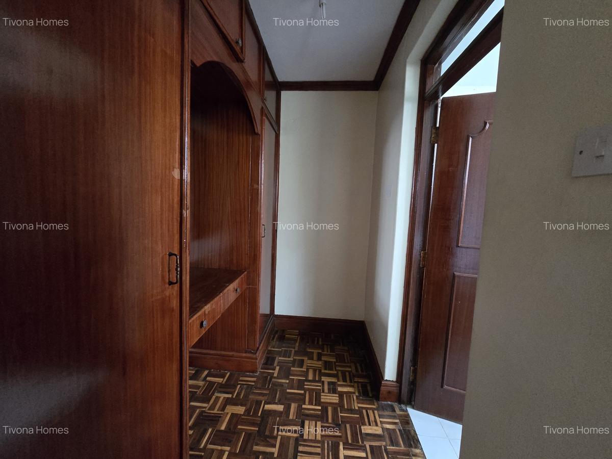 5 Bed House with En Suite in Runda - 7