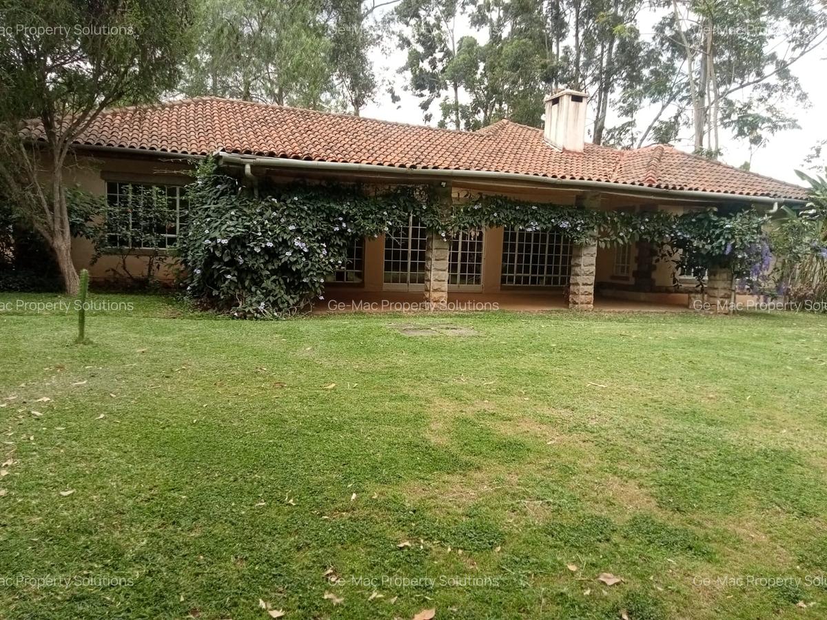 3 Bed House with En Suite in Ridgeways - 1