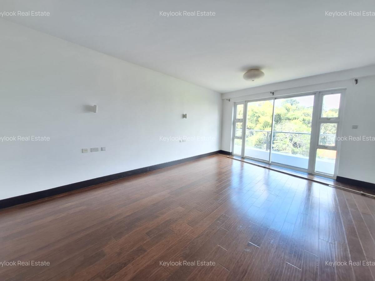 3 Bed Apartment with En Suite at Spring Valley - 17