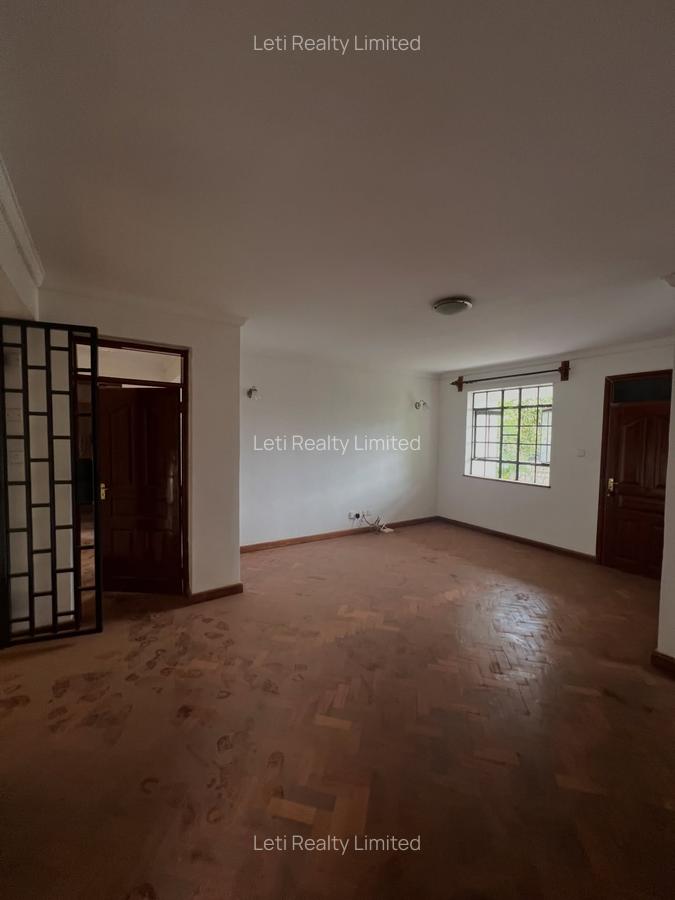 4 Bed Townhouse with En Suite in Kitisuru - 12