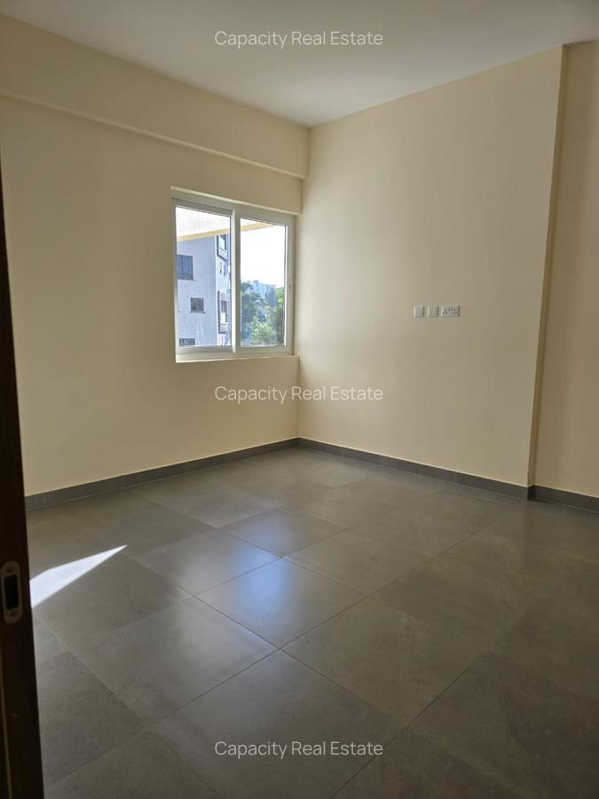 3 Bed Apartment with En Suite in Parklands - 9