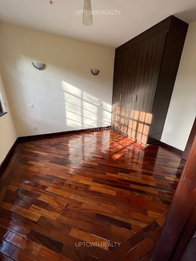 3 Bed Apartment with En Suite at Lavington - 10