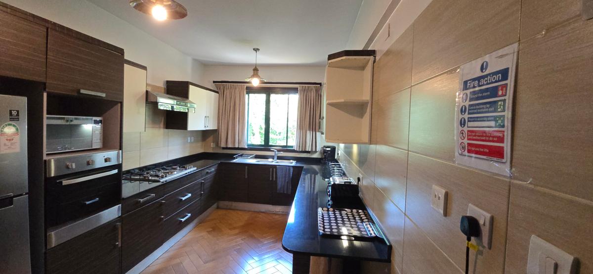 4 Bed Townhouse with En Suite at Kyuna Villas - 5