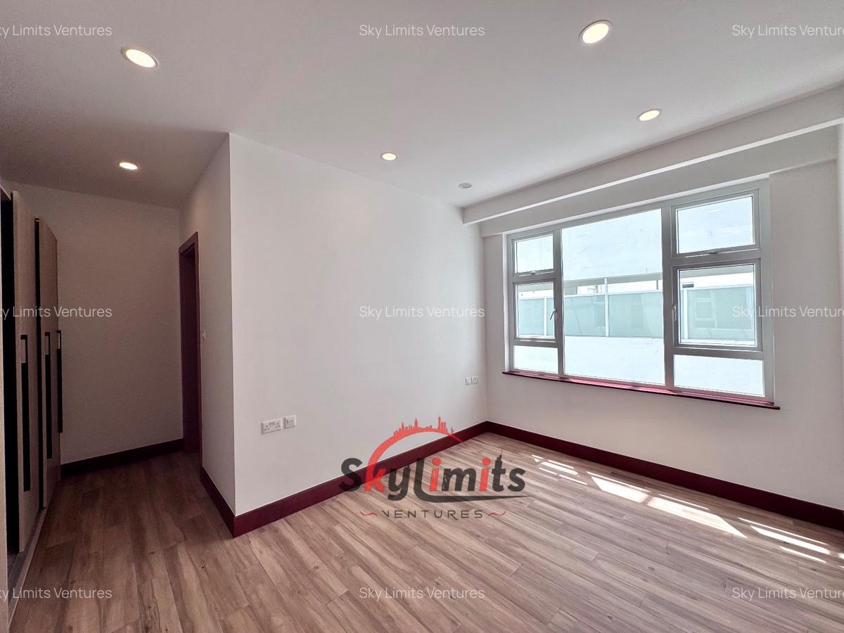 3 Bed Apartment with En Suite in Parklands - 7