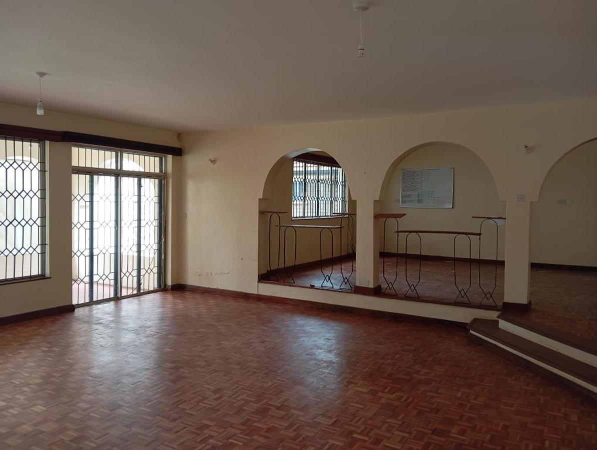 5 Bed House with En Suite at Lavington - 4