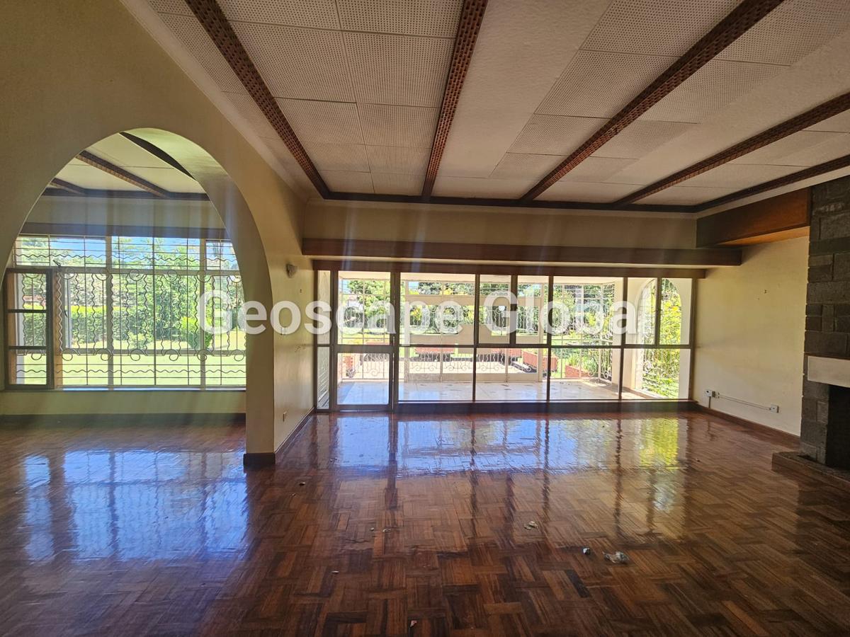 5 Bed House with En Suite in Spring Valley - 5