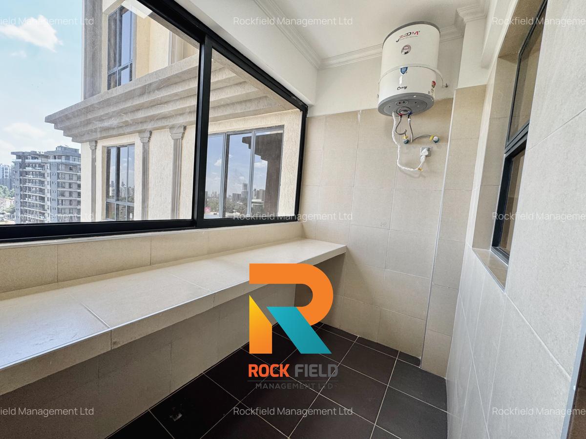 2 Bed Apartment with En Suite in Brookside - 9