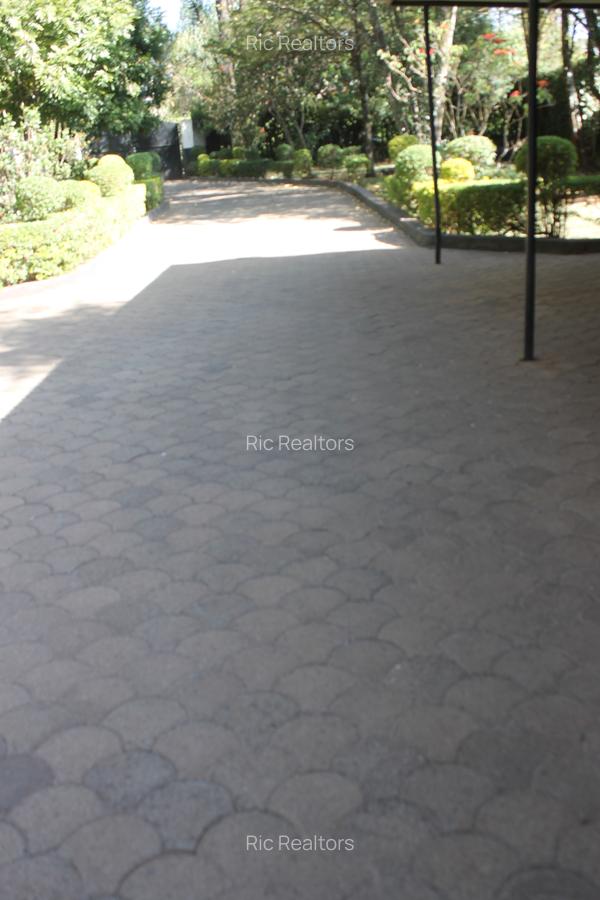 6 Bed House with En Suite at Karen - Hardy - 12