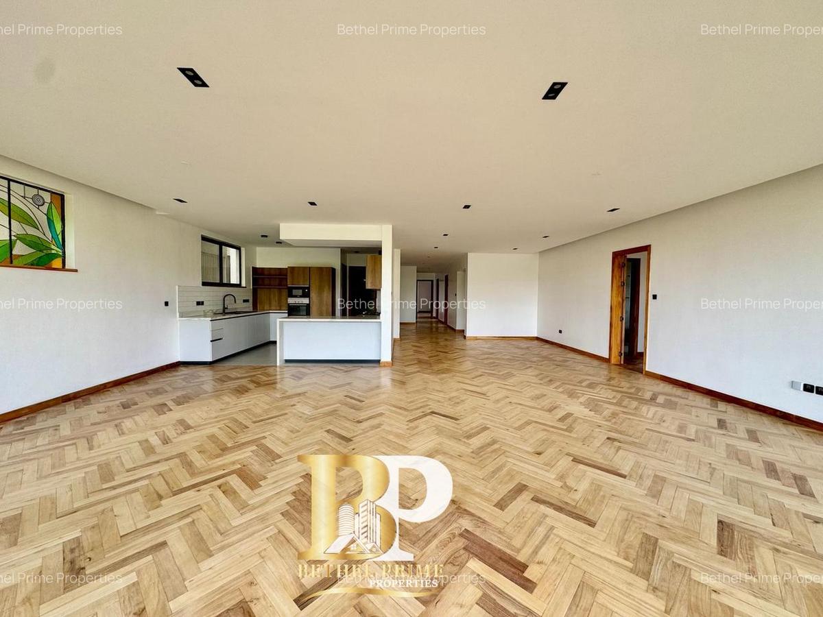 4 Bed Apartment with En Suite in Spring Valley - 13