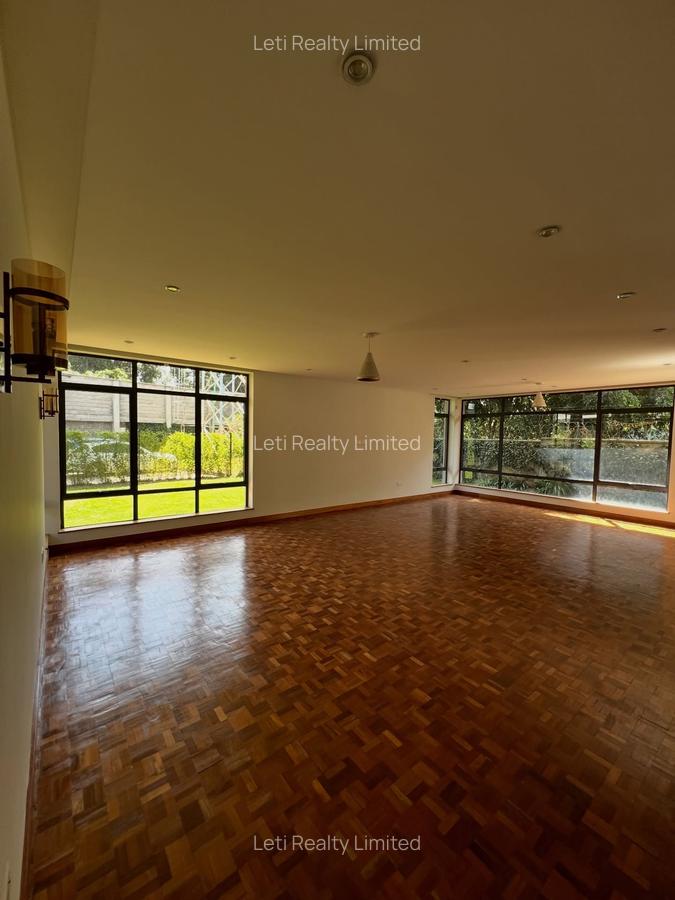 5 Bed Townhouse with En Suite in Lavington - 3