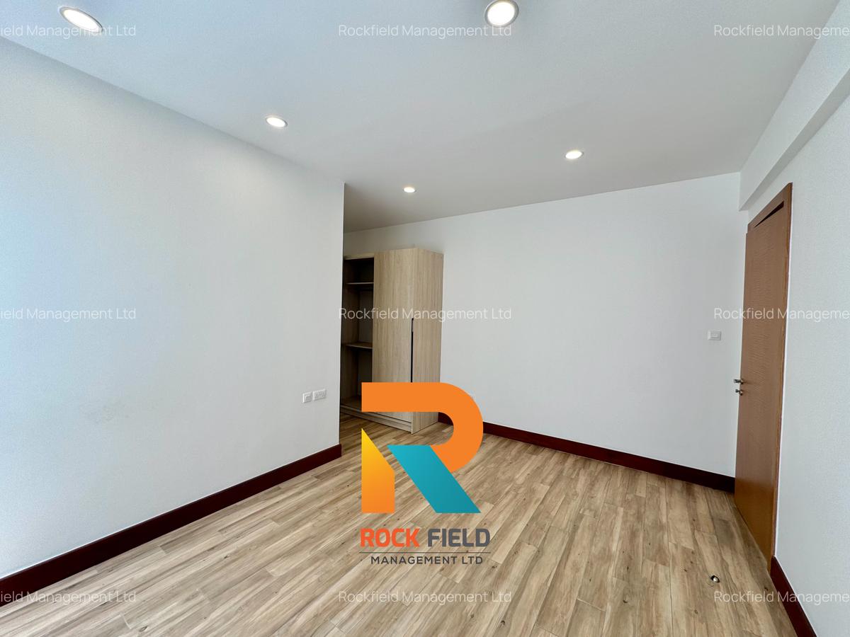 3 Bed Apartment with En Suite in Parklands - 16