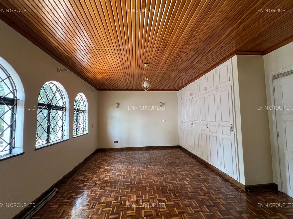 4 Bed Townhouse with En Suite at Brookside Drive - 13