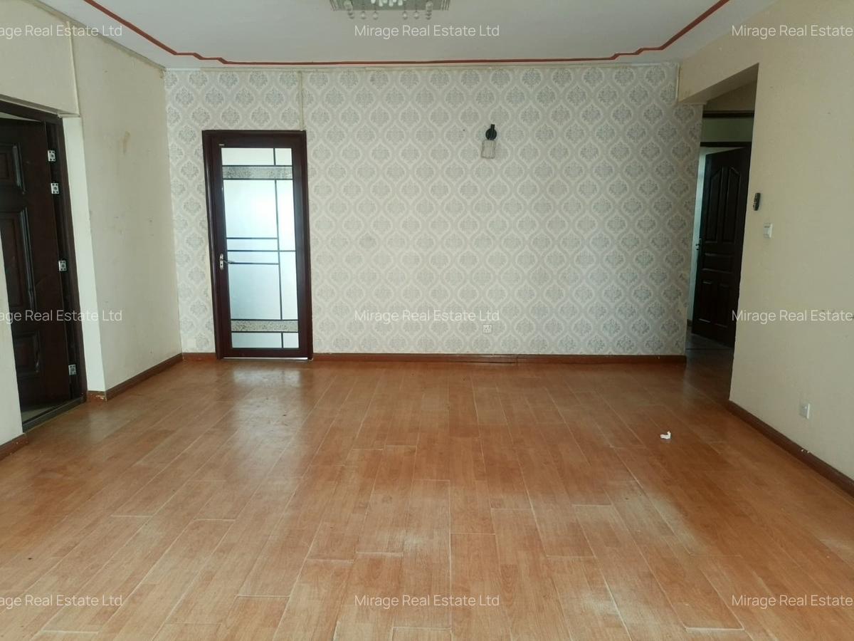 2 Bed Apartment with En Suite in Lavington - 13