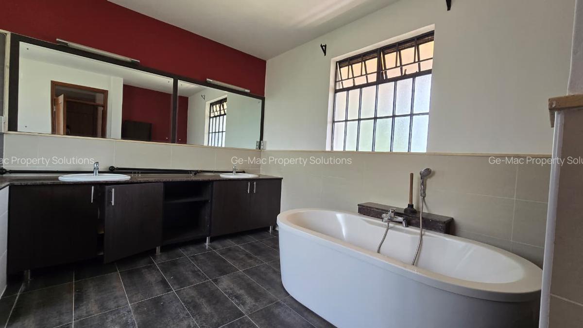 4 Bed House with En Suite in Runda - 16