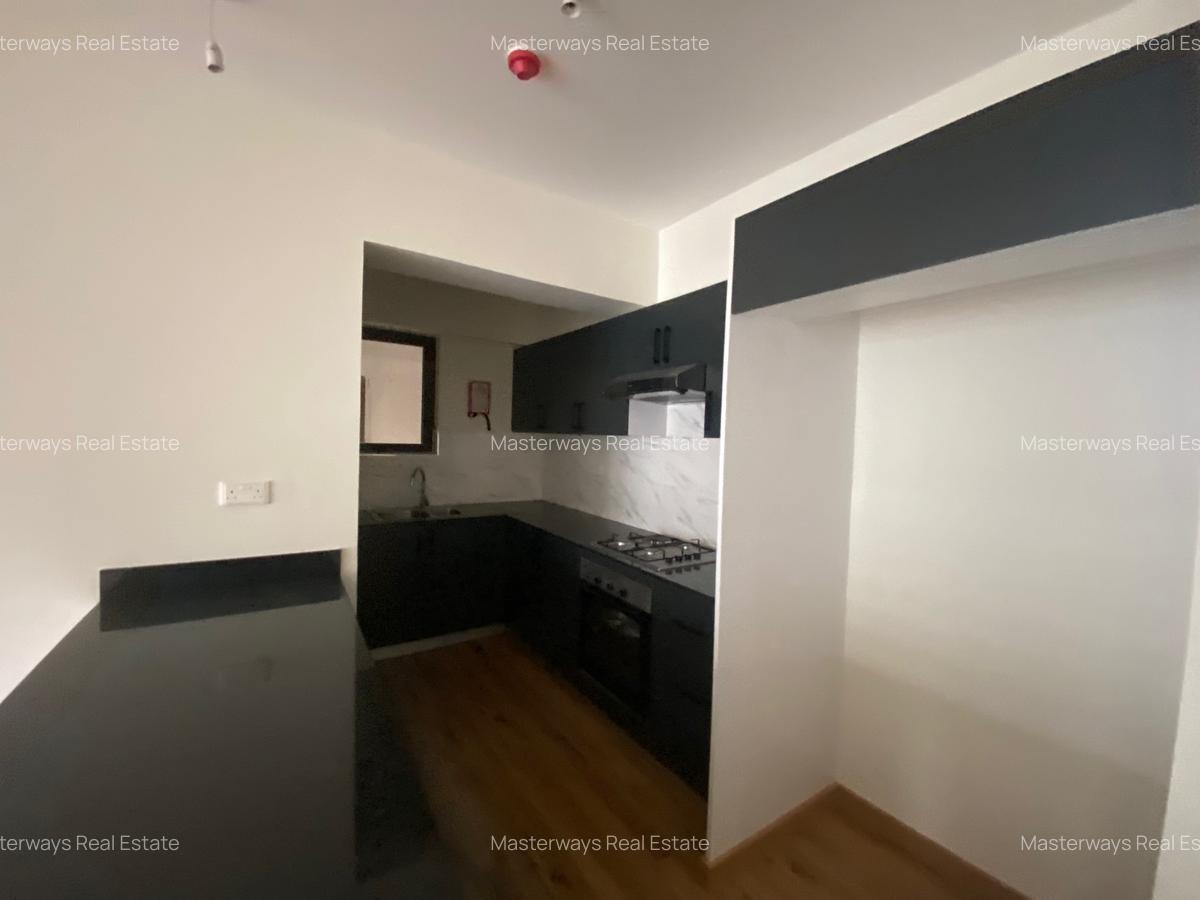 2 Bed Apartment with En Suite at Garden City - 4