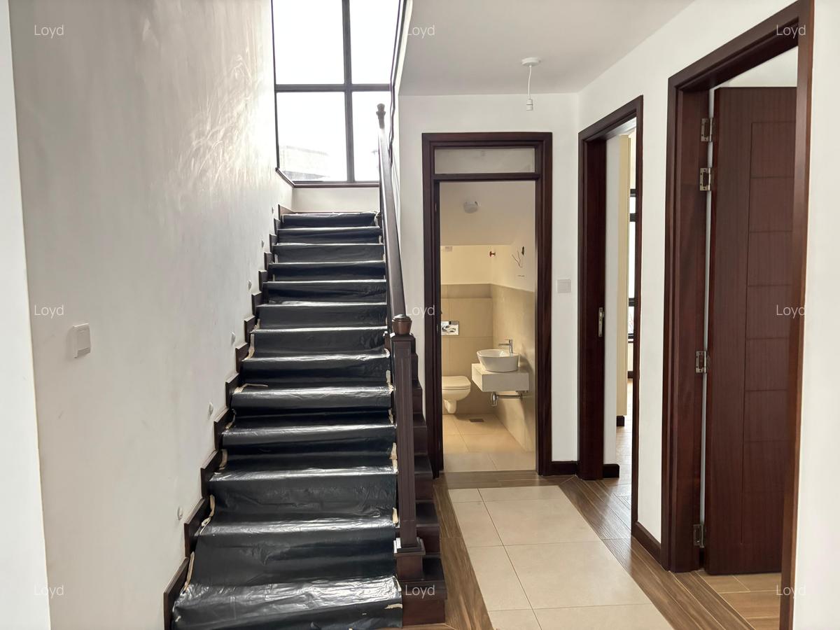 5 Bed House with En Suite in Kiambu Road - 10