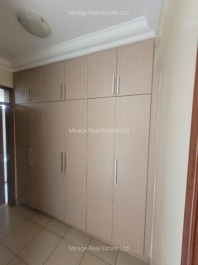 2 Bed Apartment with En Suite in Kilimani - 4