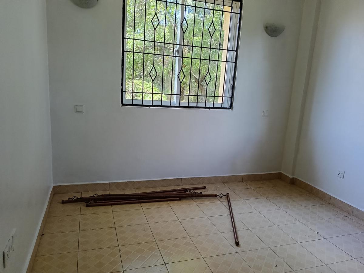 Serviced 1 Bed Apartment with En Suite at Bamburi - 9