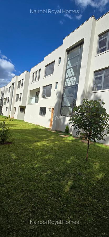 5 Bed Townhouse with En Suite at Lavington Green - 1