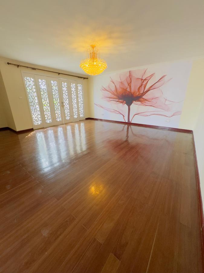 5 Bed House with En Suite at Mimosa Drive - 19