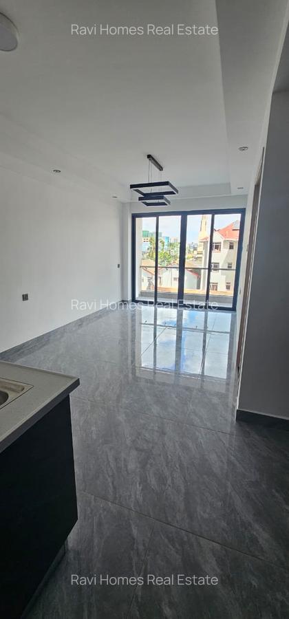 1 Bed Apartment with Gym in Kilimani - 1