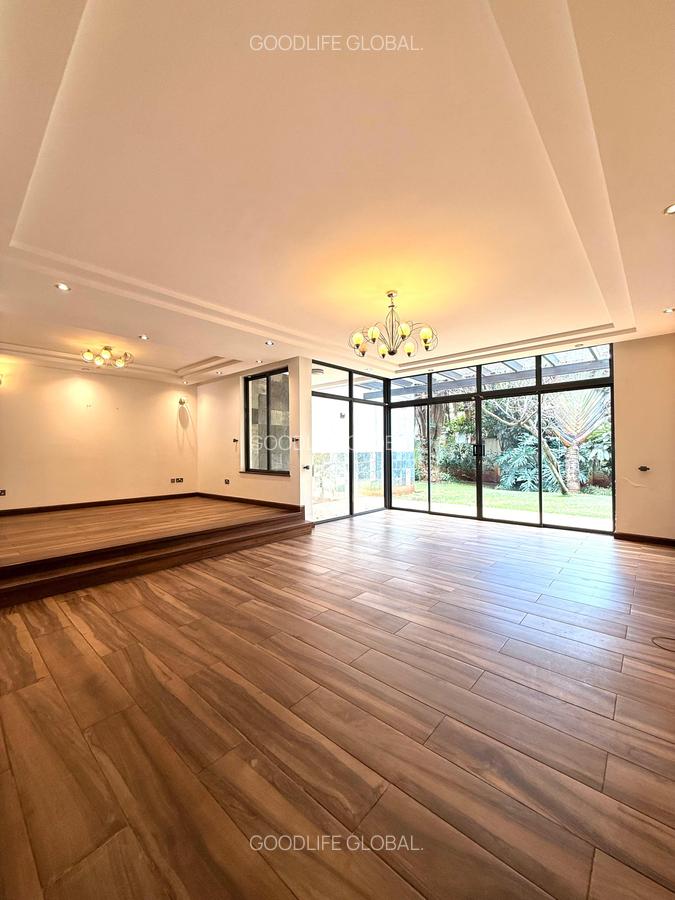 5 Bed Villa with En Suite at Lavington - 3