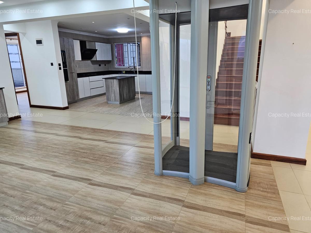 5 Bed Apartment with En Suite in General Mathenge - 15