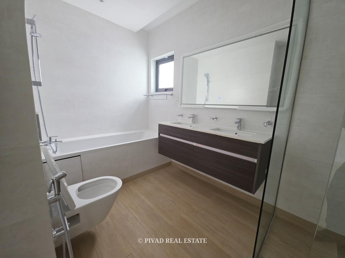 5 Bed Townhouse with Garden in Kyuna - 2