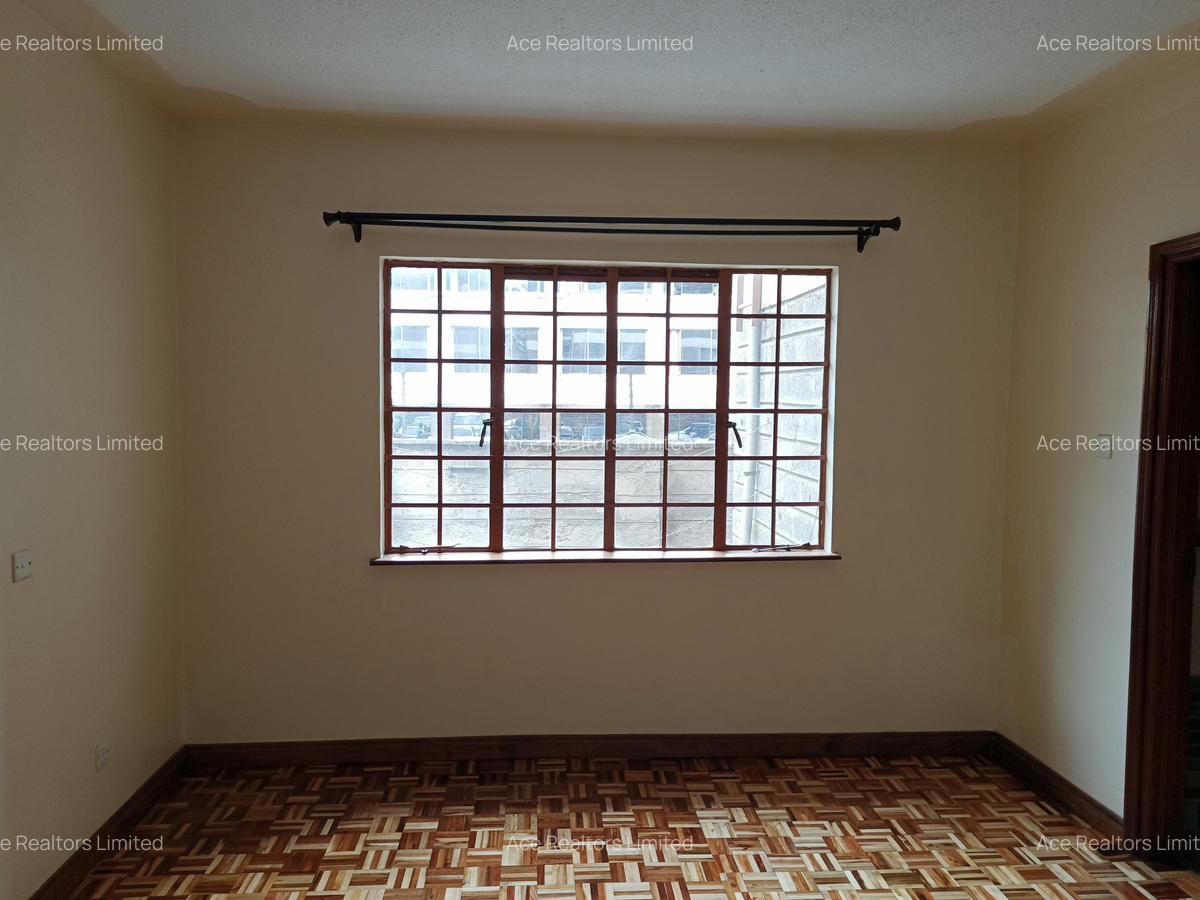 3 Bed Apartment with En Suite at Westlands Avenue - 6
