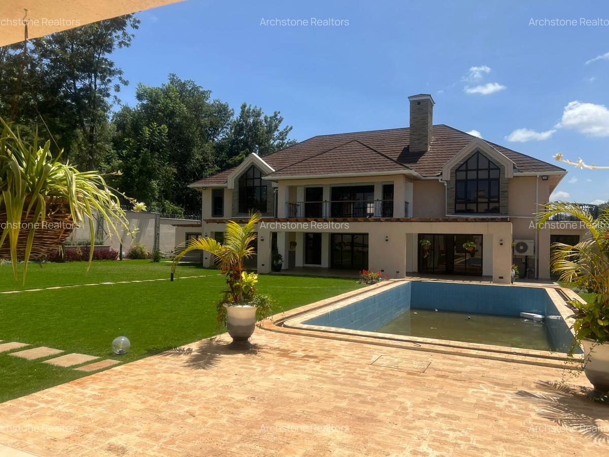 6 Bed House with En Suite in Runda - 1